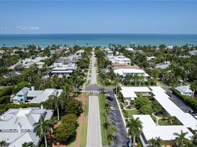 219 8th Ave S, Naples, FL