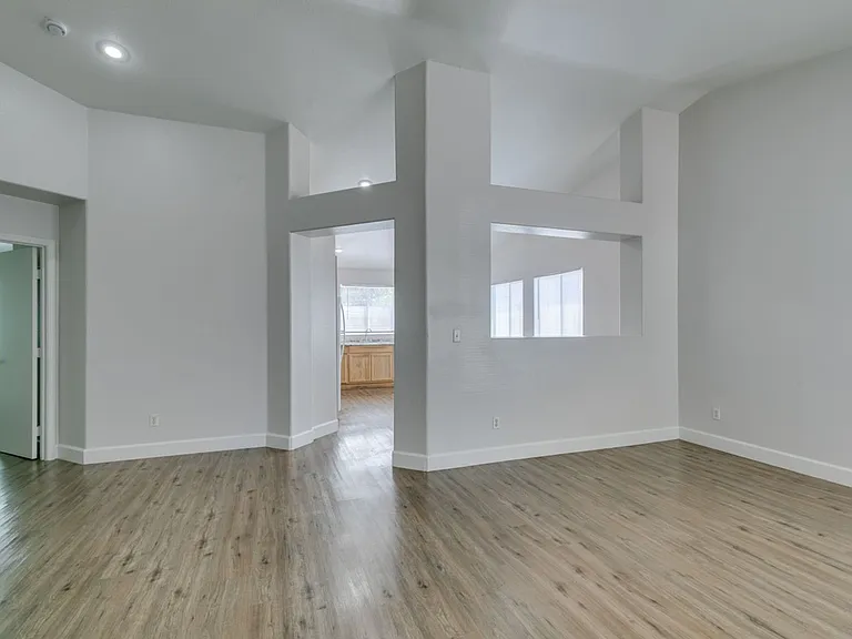 9660 Crystal Ridge Rd — Photo 4