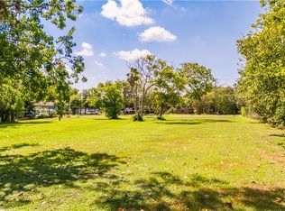 404 8th St, Palacios, TX 77465