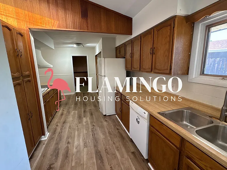 305 E Whittier Ave — Photo 12