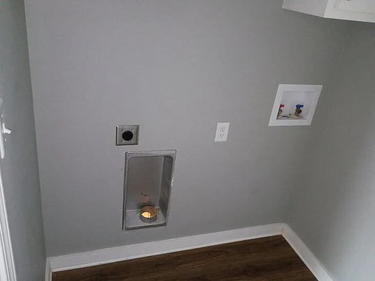 407 E Academy Ave — Photo 15
