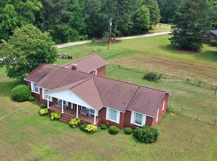 106 Deadfall Rd E, Greenwood, SC 29649