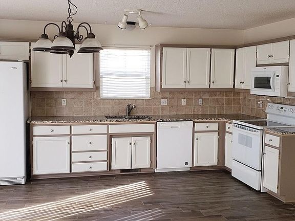 4th image of 741 Highland Dr