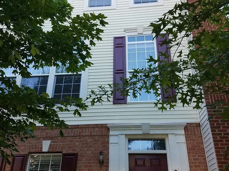 20268 Seneca Sq — Photo 28