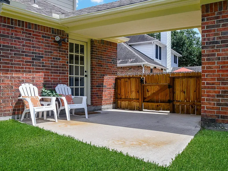 20735 Park Pine Dr — Photo 43
