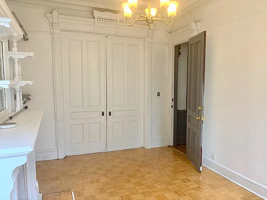 Rented by EXR | media 12