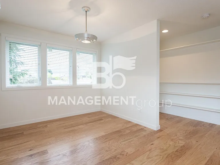 4038 NE Garfield Ave — Photo 6