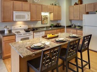 3121 W 69th St APT 207, Edina, MN 55435