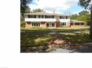 24049 Laureldale Rd, Shaker Heights, OH 44122