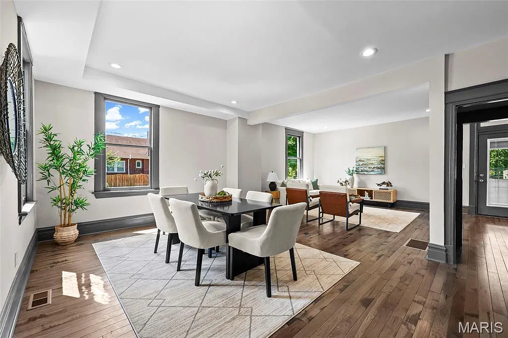 4 bed, 3.0 bath, 2500 sqft, $2,750 — Photo 4