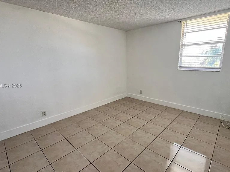 4550 NW 9th St #516E — Photo 13
