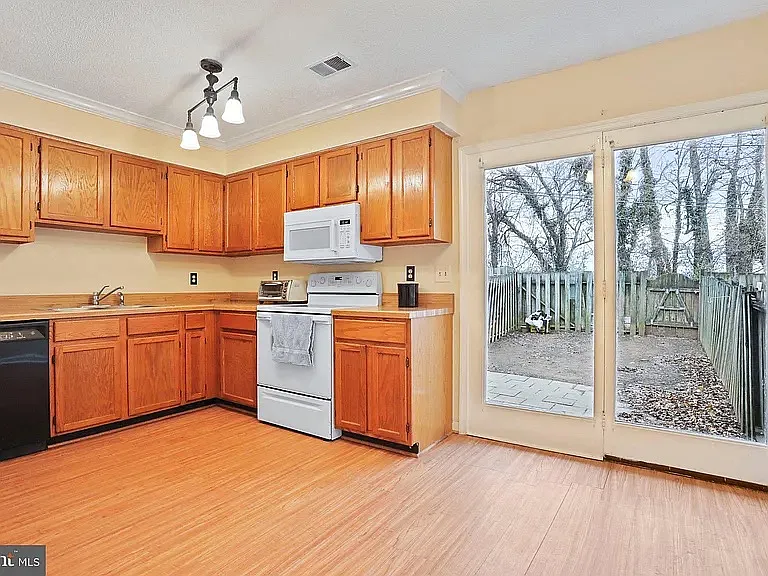 26 Talcon Ct #1 — Photo 2