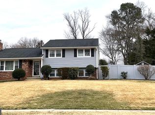 5211 Inverchapel Rd, Springfield, VA 22151