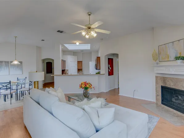 11229 Pleasant Wood Ln, Fort Worth, TX 76140