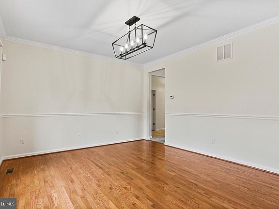 3rd image of 3547 Green Spring Rd