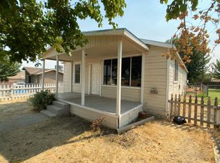 320 S 8th St, Taft, CA 93268