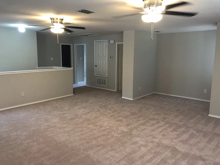 8115 York Beach Pl — Photo 16