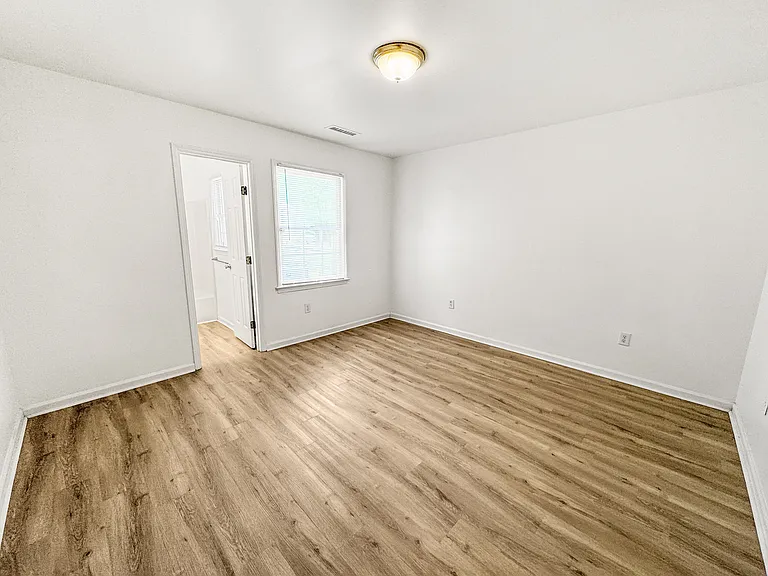 105 Browning Ln — Photo 23