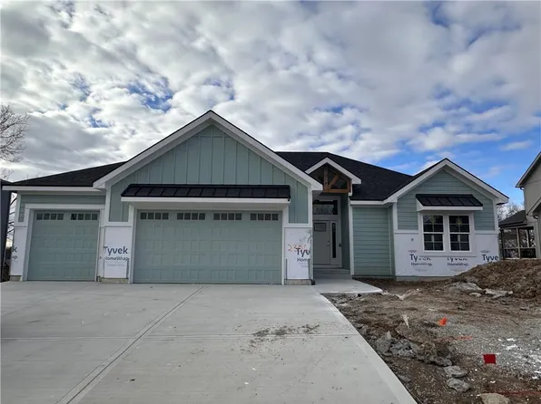 2306 Larkspur Ln, Kearney, MO 64060