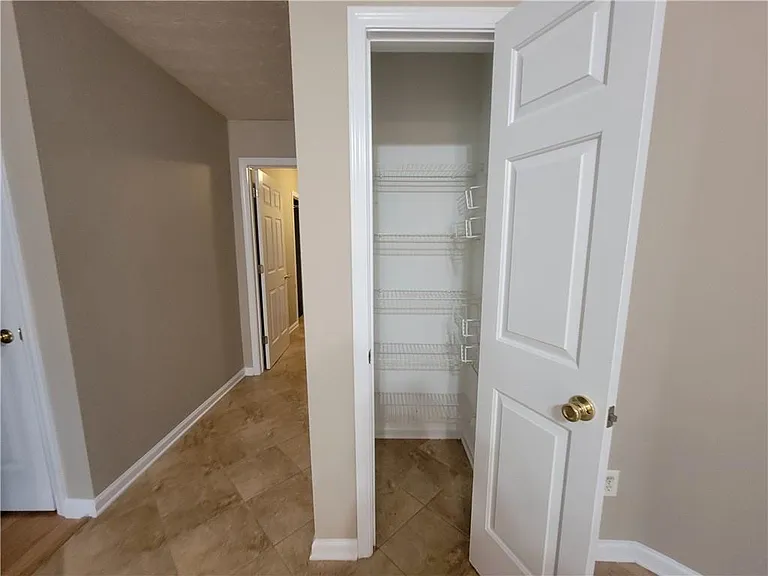 1325 Heatherton Rd — Photo 36