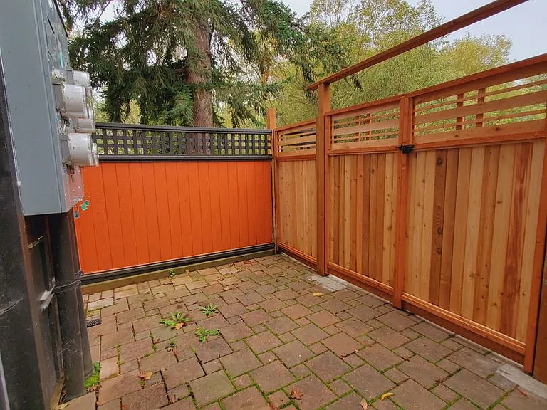 Kendal Court Apartments, 2 Bedroom, 1 Bathroom Apartments for Rent! — Photo 26