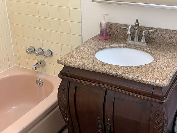 4th image of 3727 Hazelwood St APT 3