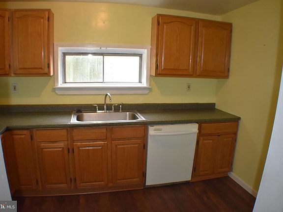 4th image of 78 Green St