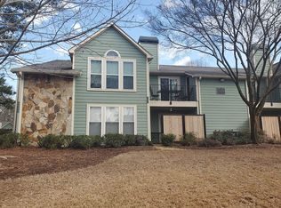 2202 Canyon Point Cir, Roswell, GA 30076