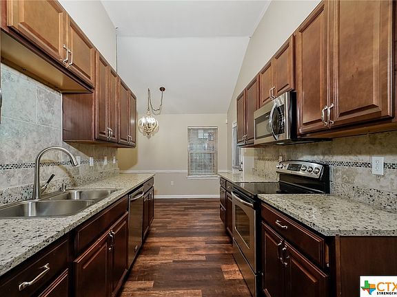 4th image of 916 Kelso Dr