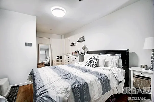 Rented by Urbane Brokerage | media 16