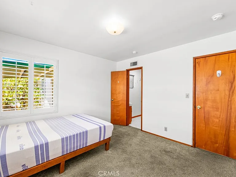 454 N Shattuck Pl — Photo 38