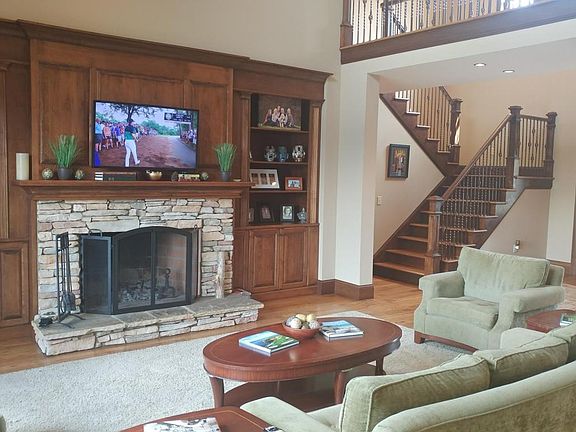 3rd image of 1120 Edgewater Way