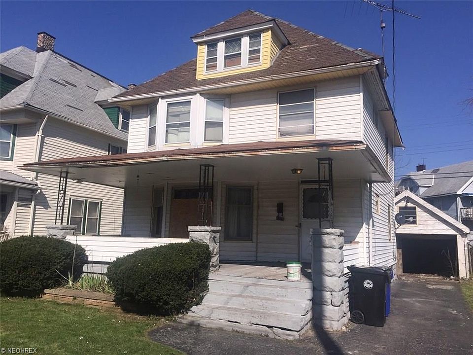 1st image of 1229 E 114th St