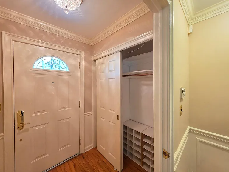 5 Wirt Ave — Photo 9