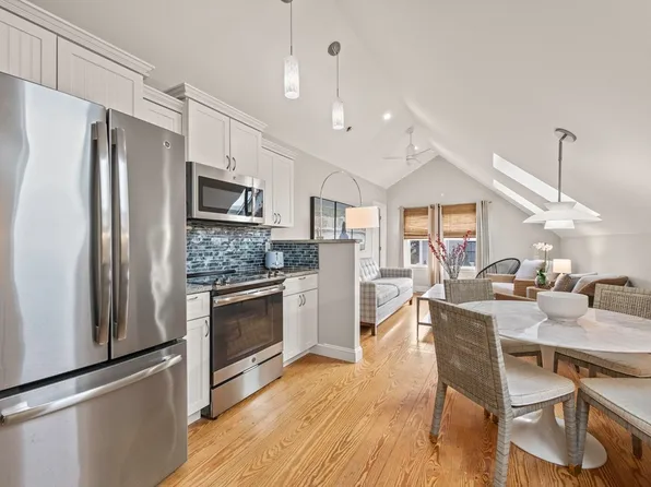 3 Race Rd #C, Provincetown, MA 02657