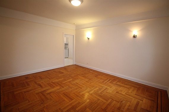 2nd image of 446 40th St