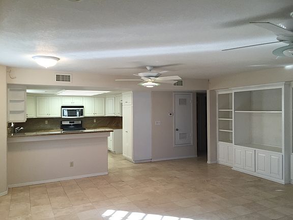 4th image of 934 W 34th Pl