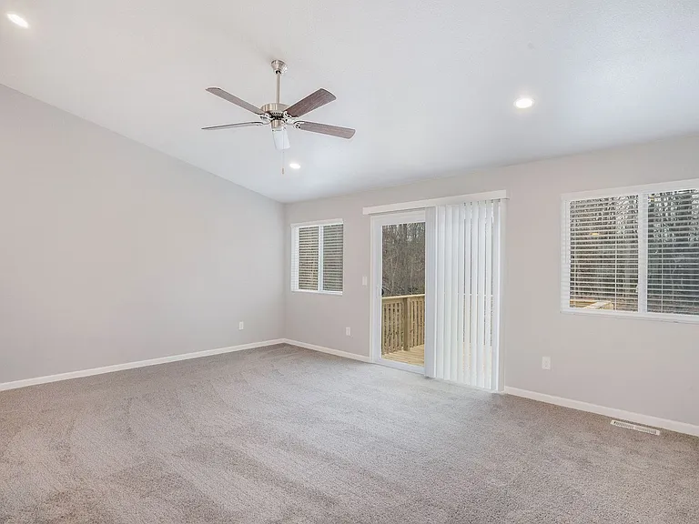 5661 Coddington Ln — Photo 11