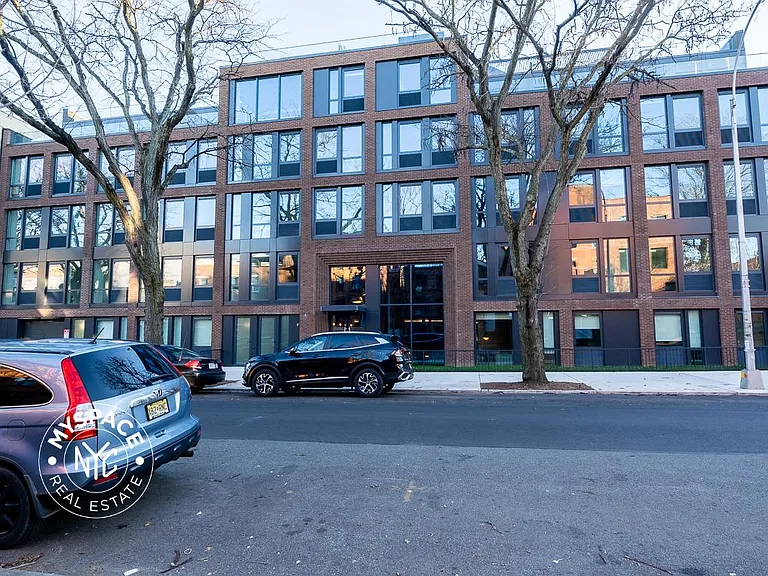 650 Madison St #4E — Photo 43