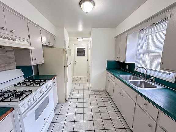 5th image of 960 Kentwood St NE #964