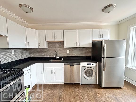 5th image of 2125 N Dayton St #308