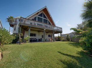 35 Lazy Ln, Kemah, TX 77565