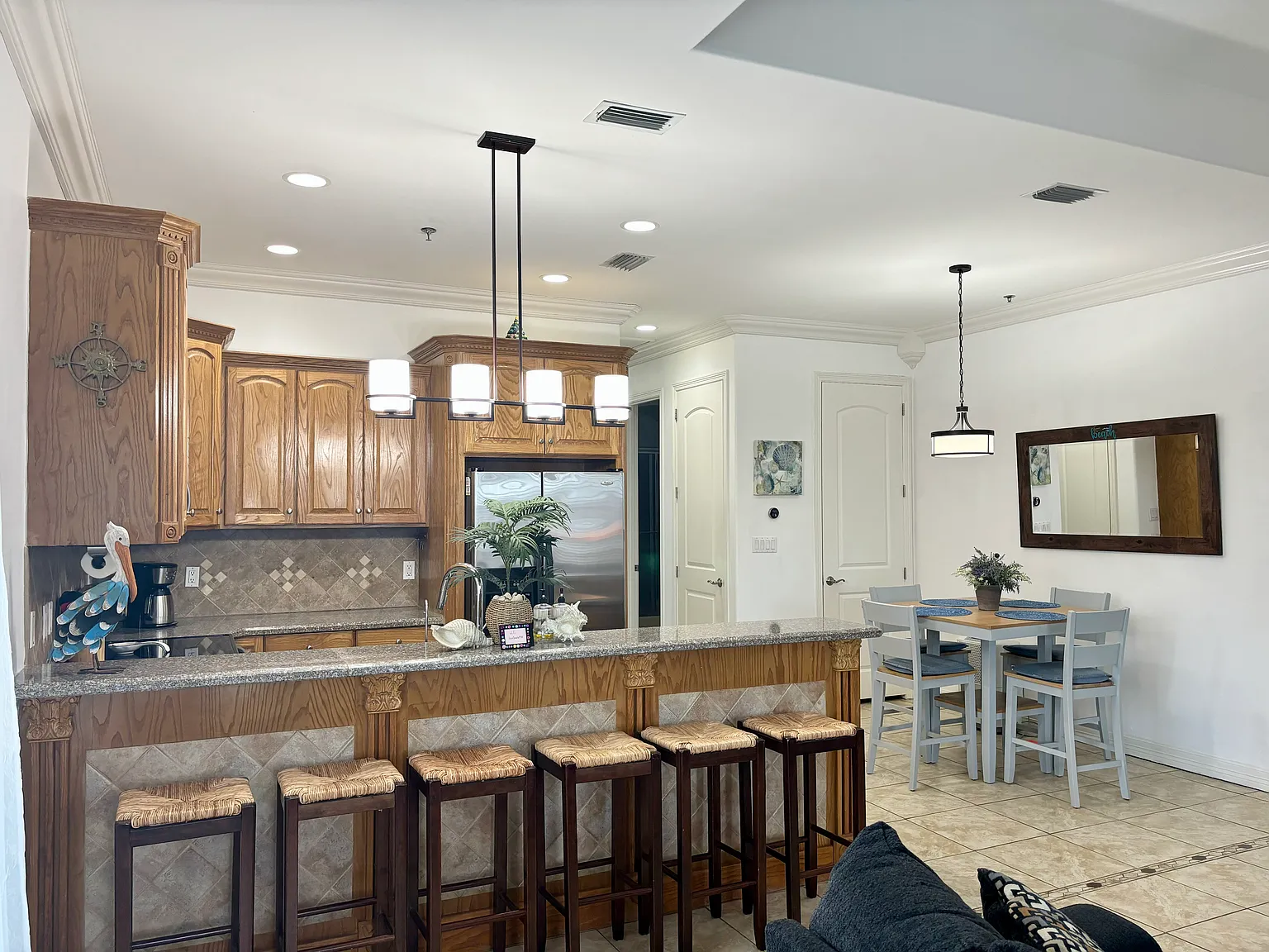 102 W Aries Dr — Photo 2
