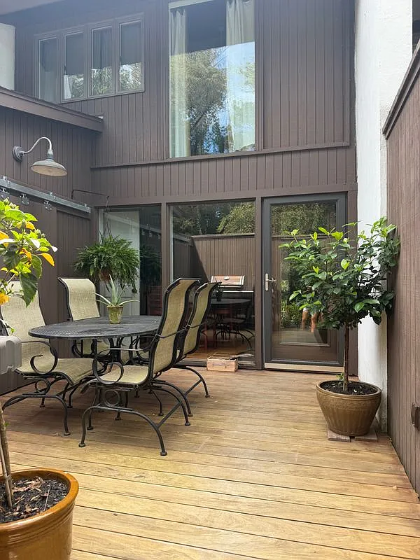 2 bed, 1.5 bath, 1428 sqft, $2,600 — Photo 1