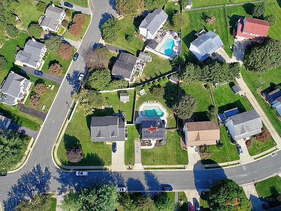 2nd image of 7338 Argonne Dr