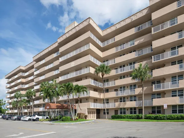 250 Jacaranda Drive #408, Plantation, FL 33324