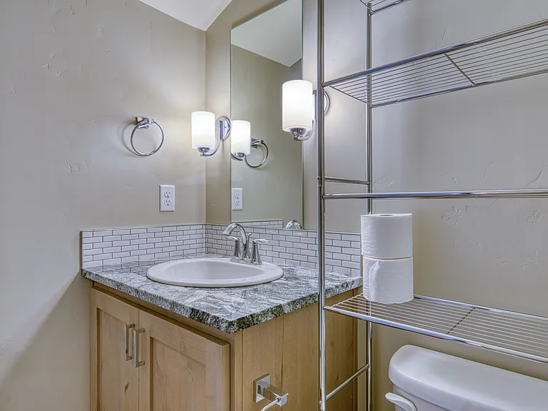 1818 S Grant Ave — Photo 27