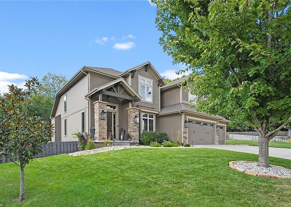 1301 NE Timberline Ct, Lees Summit, MO 64064 | MLS #2616331 | Zillow