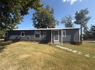 204 S Glass St, Franklin, TX 77856