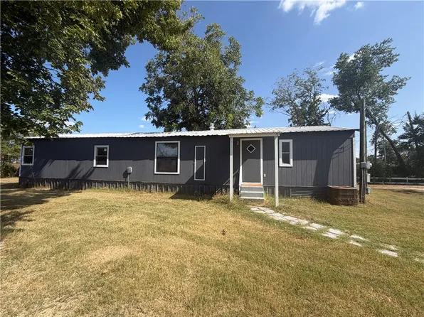 204 S Glass St, Franklin, TX 77856